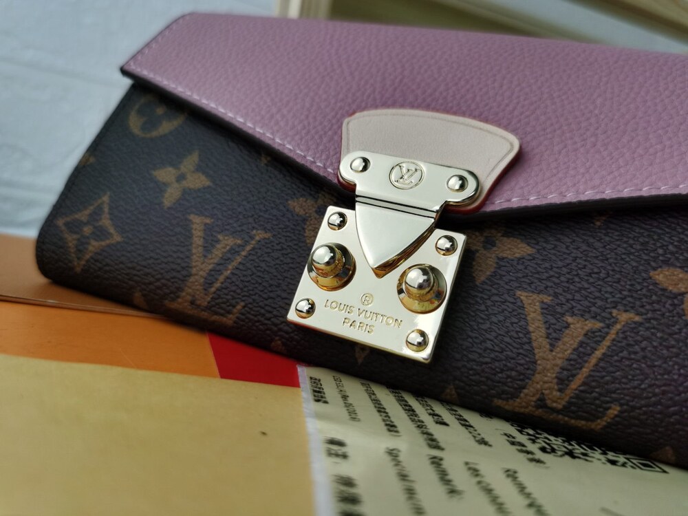 Louis Vuitton Capucines Long Wallet - Picture 5 of 8
